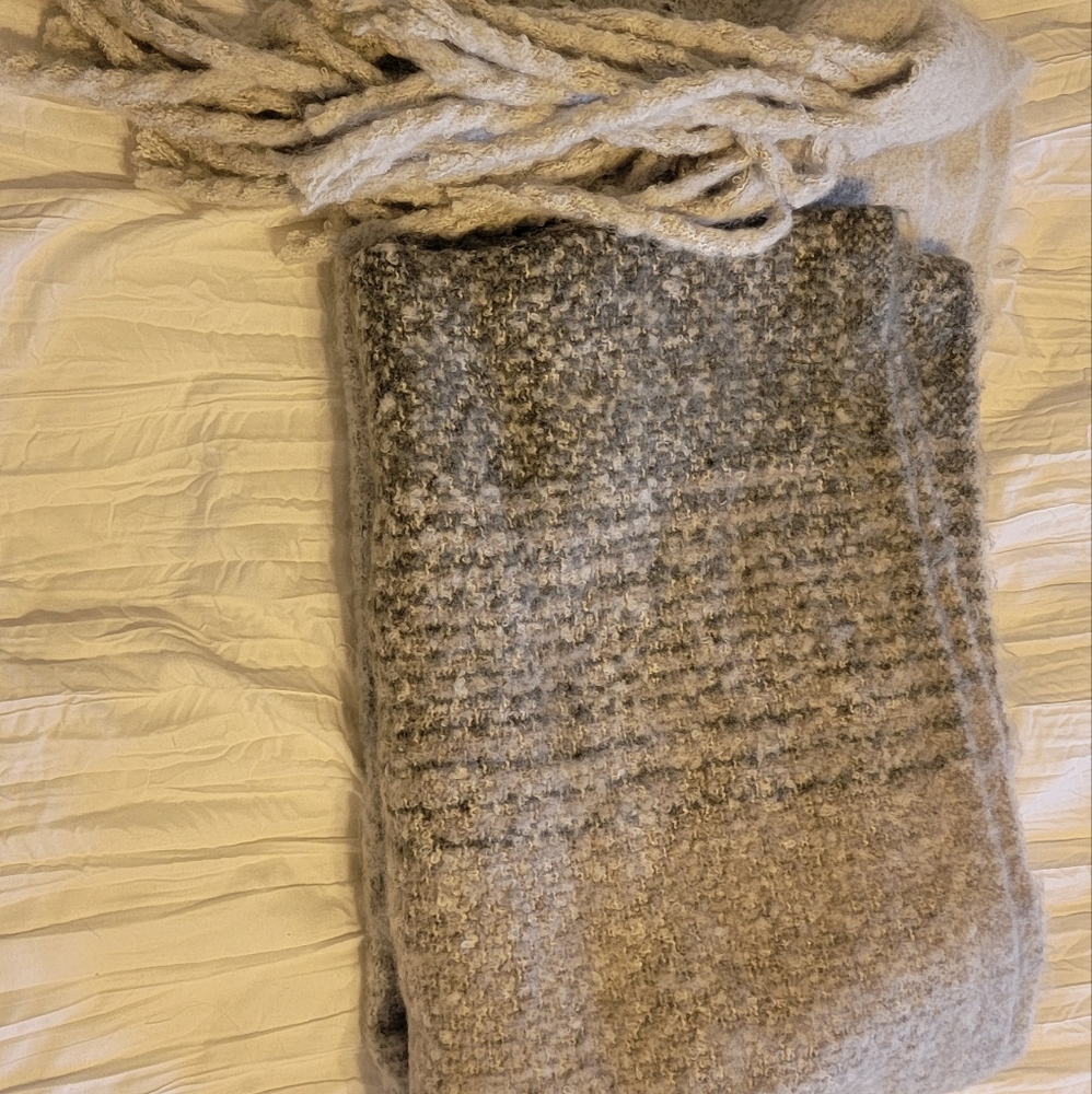 Grey scarf